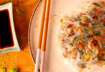 Reispapier-Pancakes mit Easy-Goreng-Gemüsefüllung   | © SONNENTOR