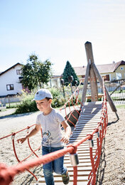 Children playing in the garden from Sonnenscheinchen. | © SONNENTOR